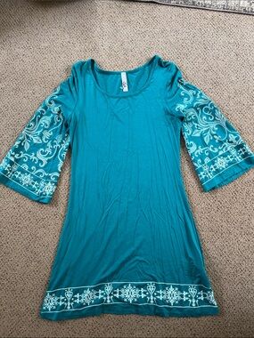 Women’s Teal Embroidered Sleeve Tunic Top